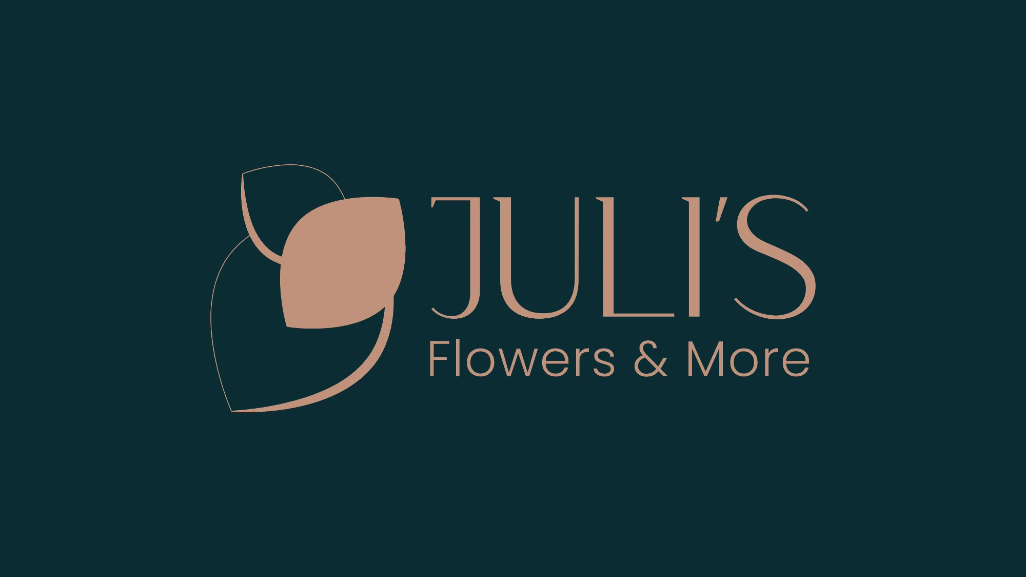 הלוגו של Juli's, נחושת על טורקיז כהה
